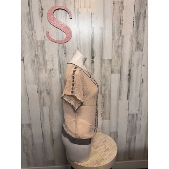 Tan blouse size small - Picture 9 of 11